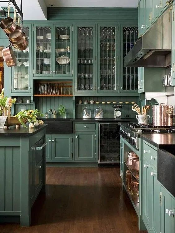 Desain kitchen set klasik warna hijau